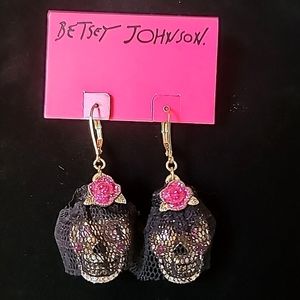 New Vintage! BETSEY JOHNSON Dark Shadows Collection Skull Bride Dangle Earrings.